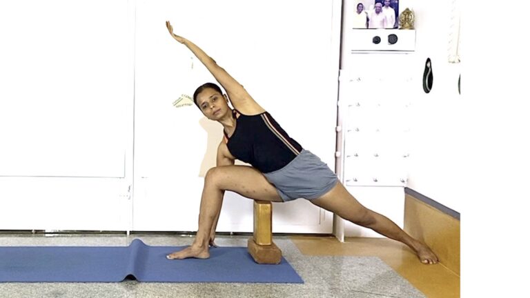 Padmasana Preparation: Knee Flexion in Different Positions